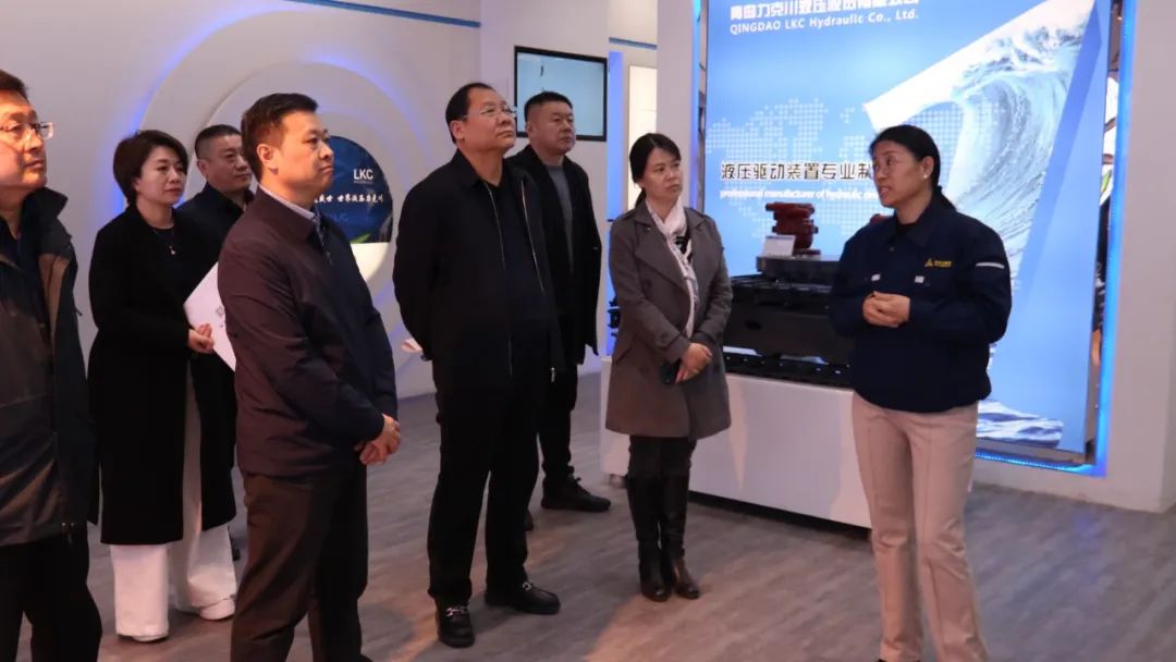 1741566661847063.jpg 區(qū)委統(tǒng)戰(zhàn)部副部長郭可超一行蒞臨力克川液壓參觀指導1.jpg